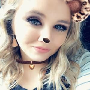 Meet your Posher, Alexis